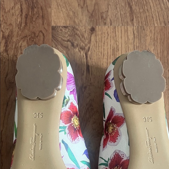 Salvatore Ferragamo White Floral Vara Bow Flats with Multicolor Blooms - Picture 3 of 3